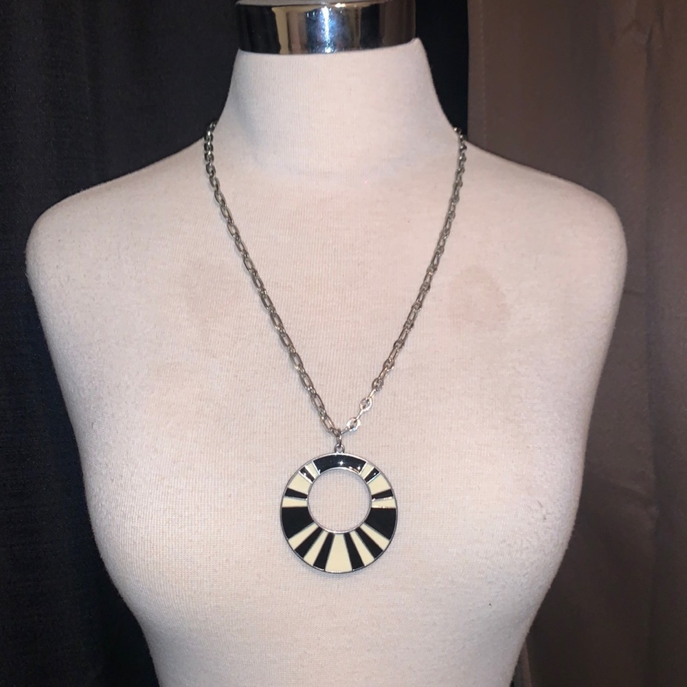 Black & white necklace 🖤🤍